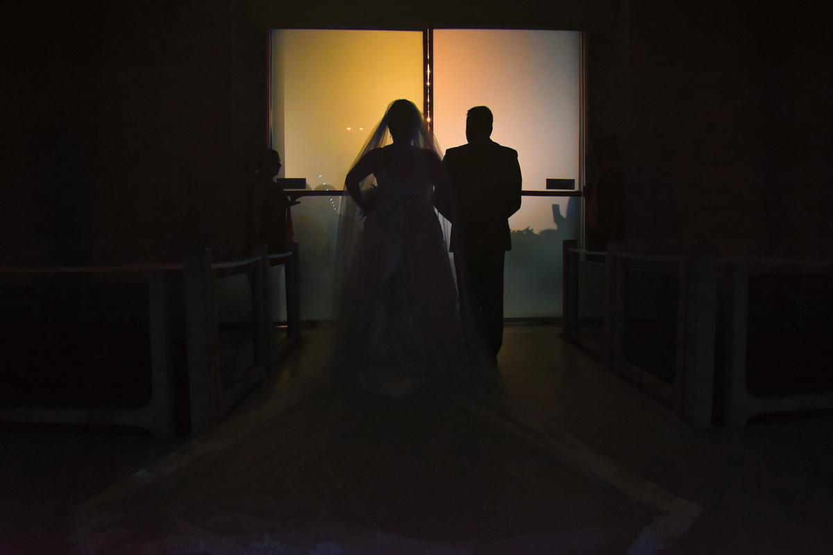 fotografia em silhueta em casamento
