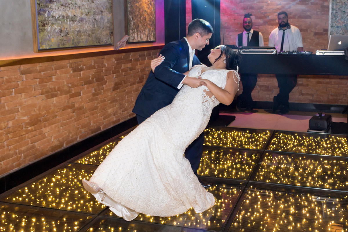 pista de dança com led no restaurante Coco Bambu setor de clubes 
