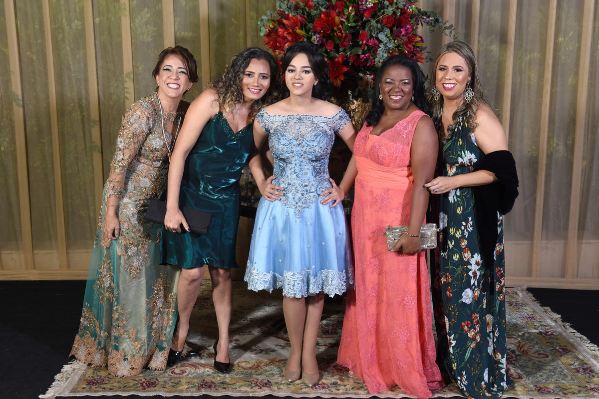 fotos de recepção de festa de 15 anos no salão de festas porto cristal