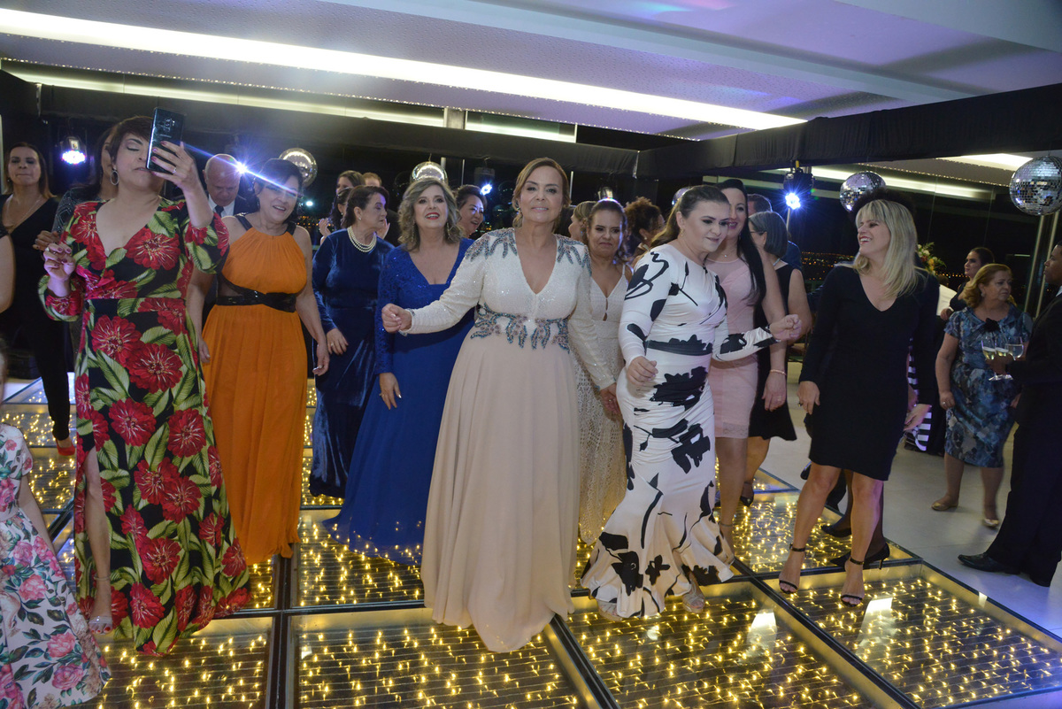 pista de dança com led no salão de festas espaço panorama