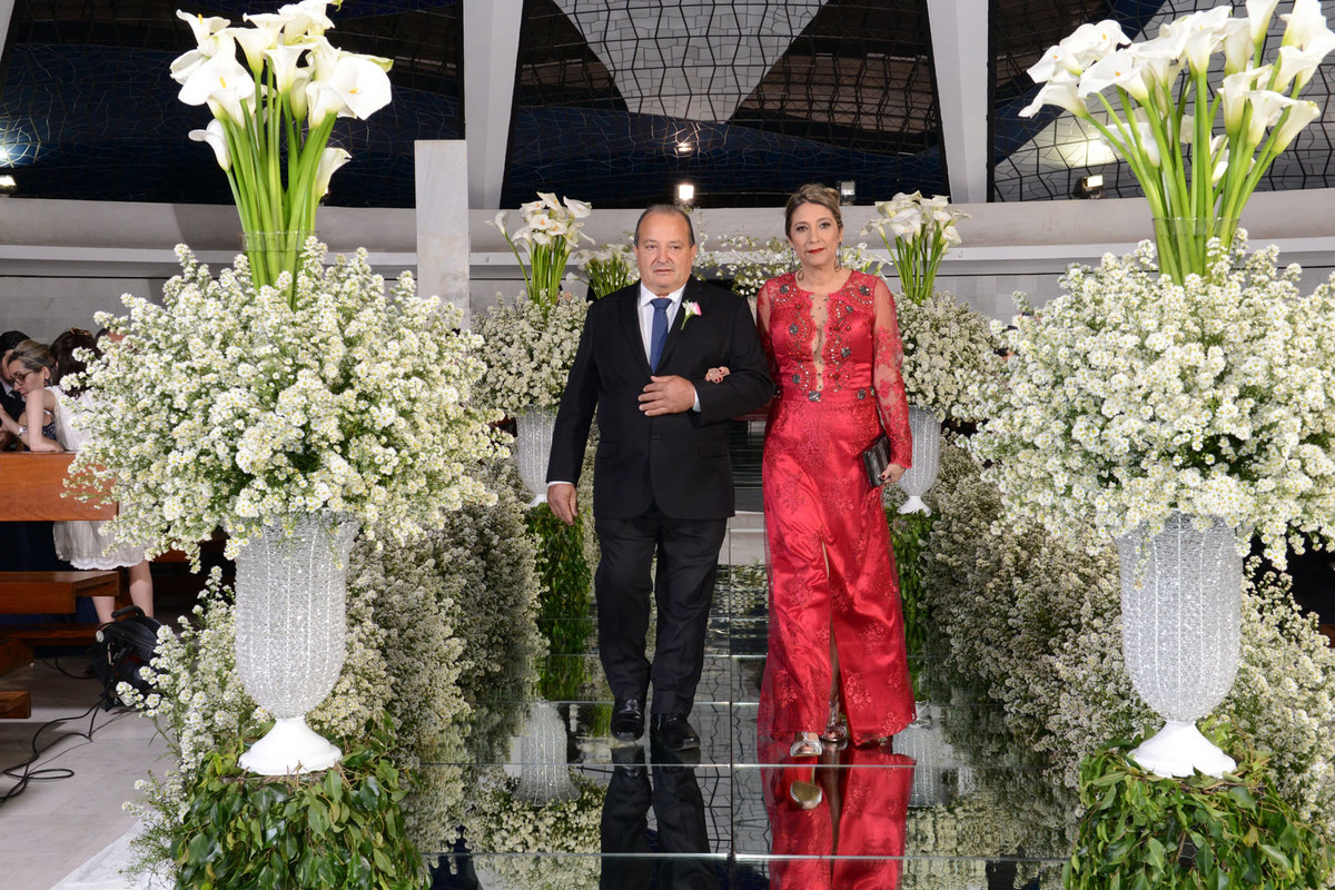 decoração de igreja catedral de brasilia - camila flores