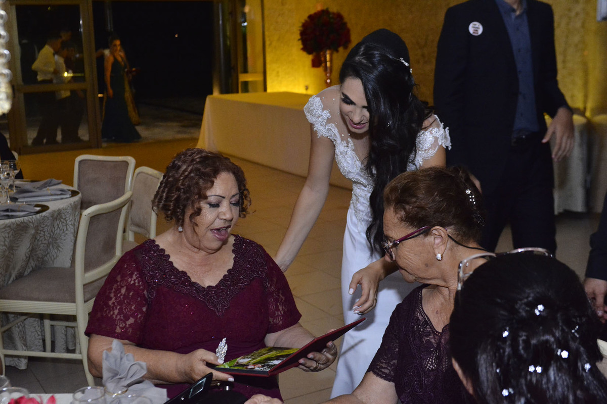 lembrancinha de casamento-mini-álbuns fabricados durante o casamento para as mães