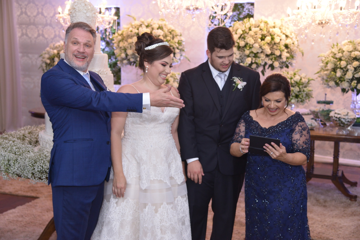 novidades nos casamentos de Brasilia Mini álbuns fabricados durante o casamento para presentear as mães