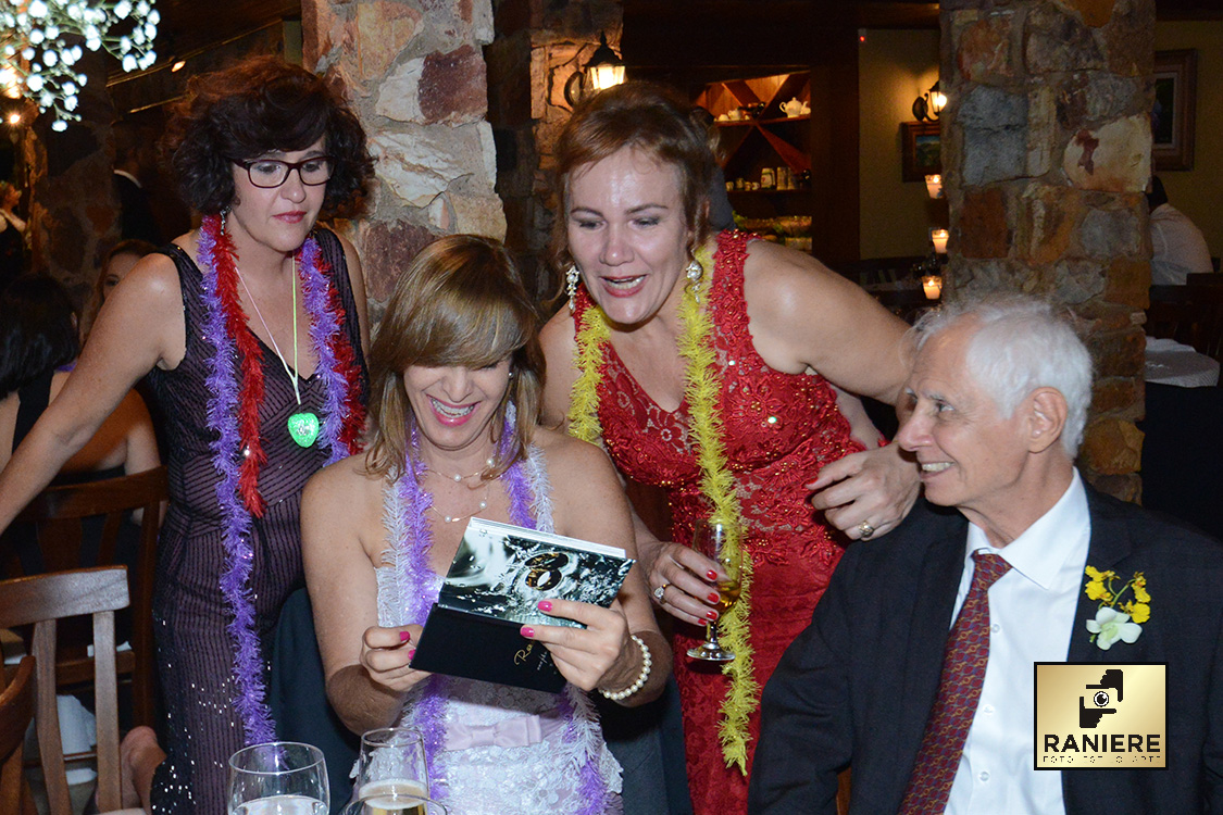 como bombar sua festa , lembracinha de casamento para as mães  mini albums fabricados durante o evento 