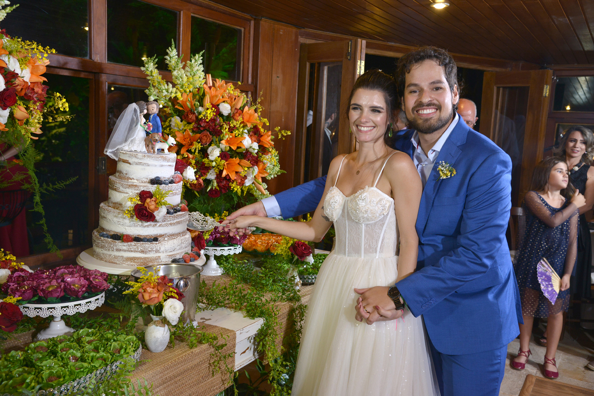 Mesa de bolo no salão de festas Garten Haus cafe Colonial