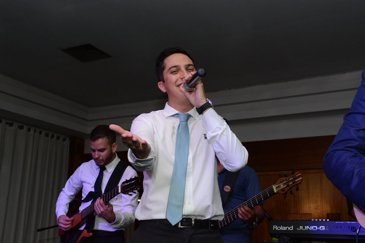 Animação de festa no clube Nacal 