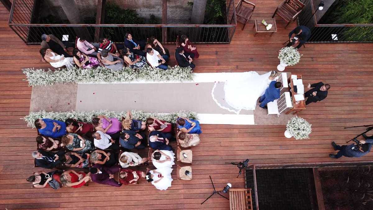 foto de casamento com drone