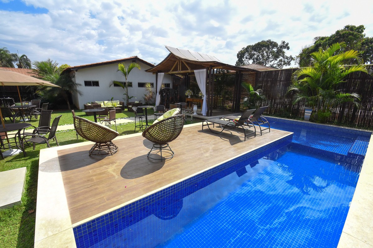 casa de hospedagem com piscina