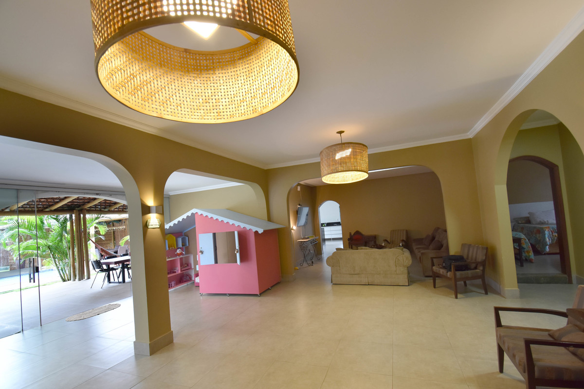 Casa com hospedagem com Área  kids em Brasília