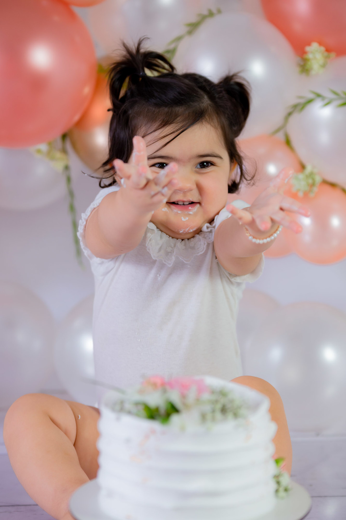 smash the cake clean menina