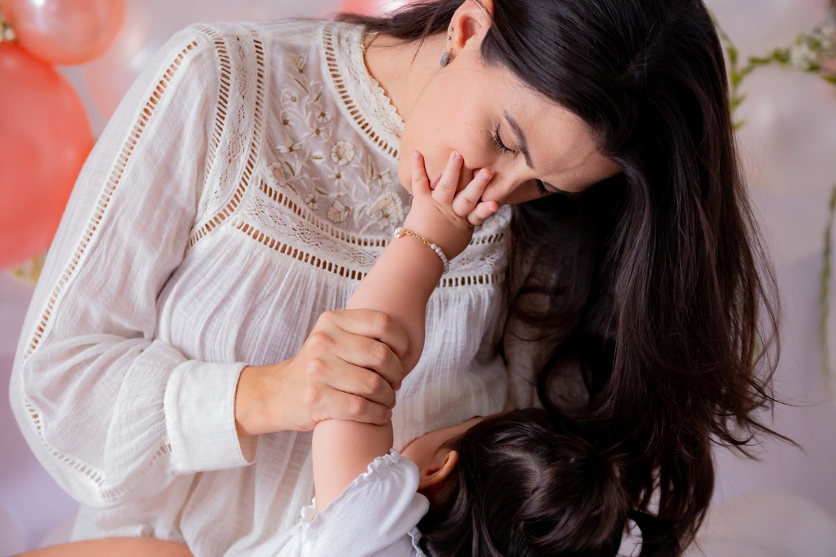 Foto smash the cake com mae e filha perfeito