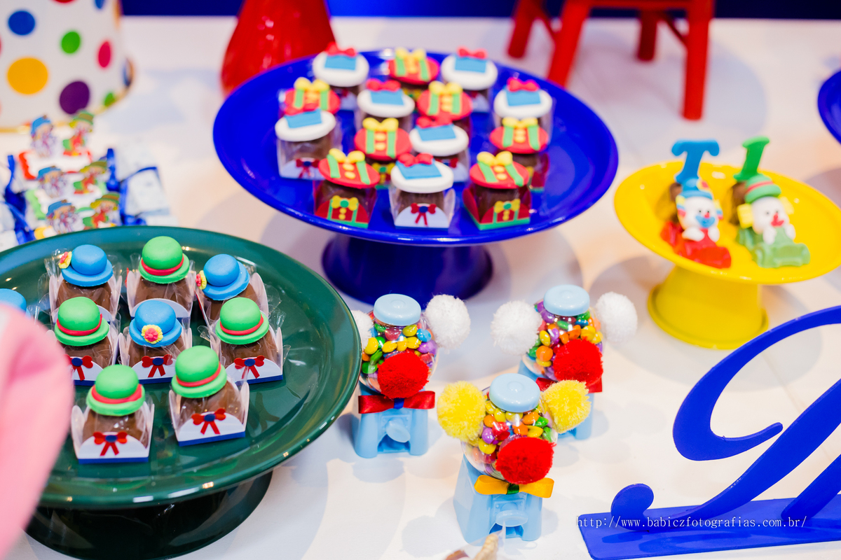 Foto doces personalizados tema circo de festa infantil no kiddiepark em Maringa