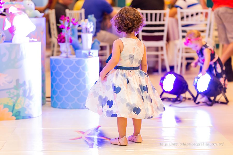 Fotografia da aniversariante no buffet pipas club Maringá