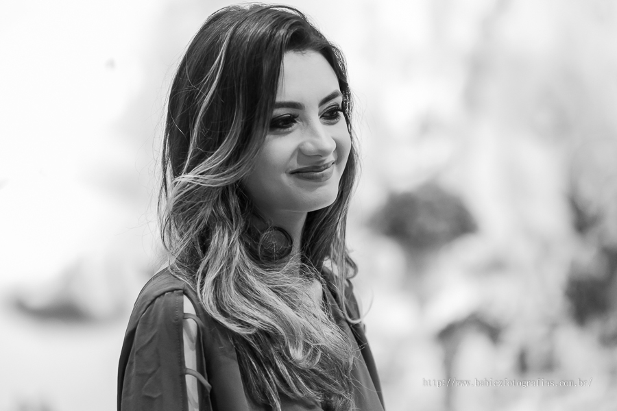 Fotografia de mulher em preto e branco
foto retrato