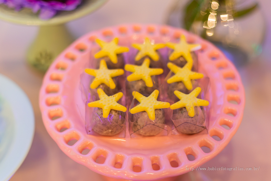 Fotografia doces personalizados. kit doces personalizados para festa infantil. doces para festa infantil. doces personalizados fundo do mar. doces personalizados maringa. Buffet Maringa.
Buffet Infantil Maringa. Aniversario Infantil Maringa.