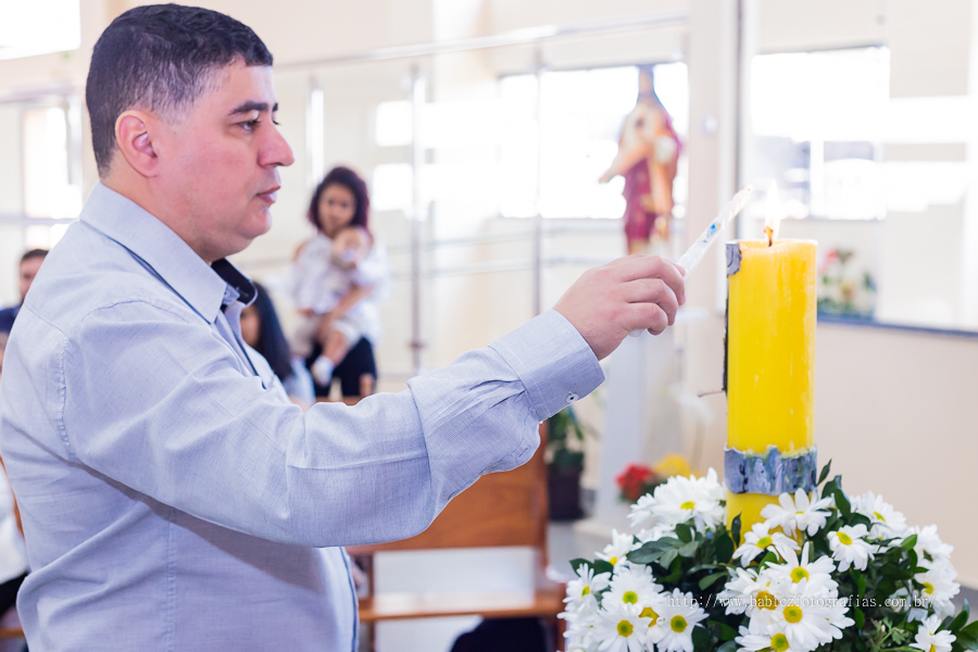 Fotos da fotografa Rose Babicz (Babicz Fotografias) do batizado da Valentina celebrado na Paróquia Nsa Perpétuo Socorro em Maringa
