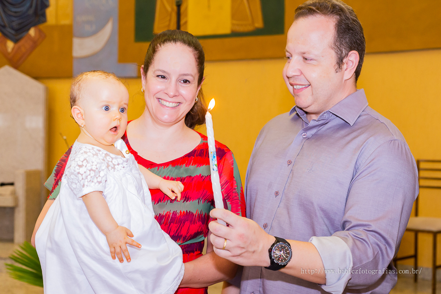Batizado na Paróquia Menino Jesus de Pragal em Maringá fotografado por Babicz Fotografias.