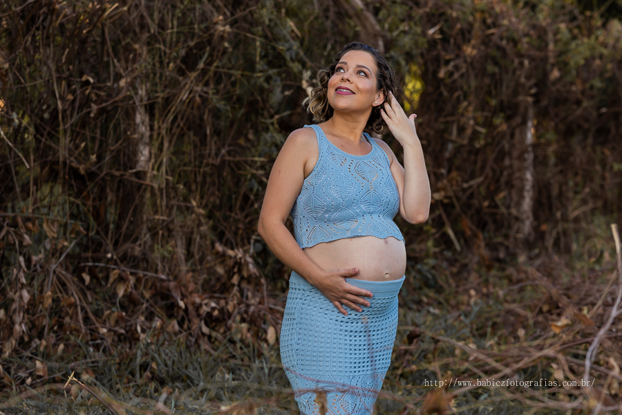 Fotografia de Ensaio gestante  ao ar livre. Fotos de Rose Babicz
