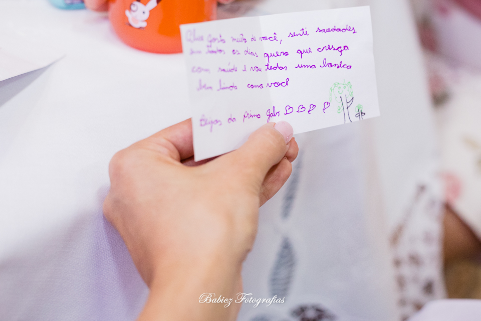 Festa de aniversario infantil de menina linda. A Alice comemorou seu primeiro aninho brincando e se divertindo muito. A decoração delicada estava perfeita. As fotos foram feiras pela fotografa especializada em festa infantil Rose Babicz de Maringa.