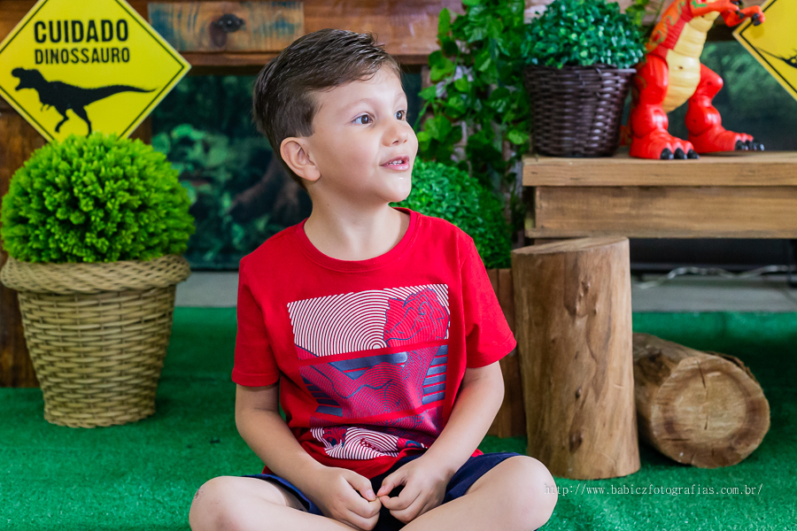 Festa infantil de aniversario lindo para comemorar 5 aninhos do Miguel, no diverkids em Maringa. Foi fotografado por Rose Babicz da empresa Babicz Fotografias da cidade de Maringa.