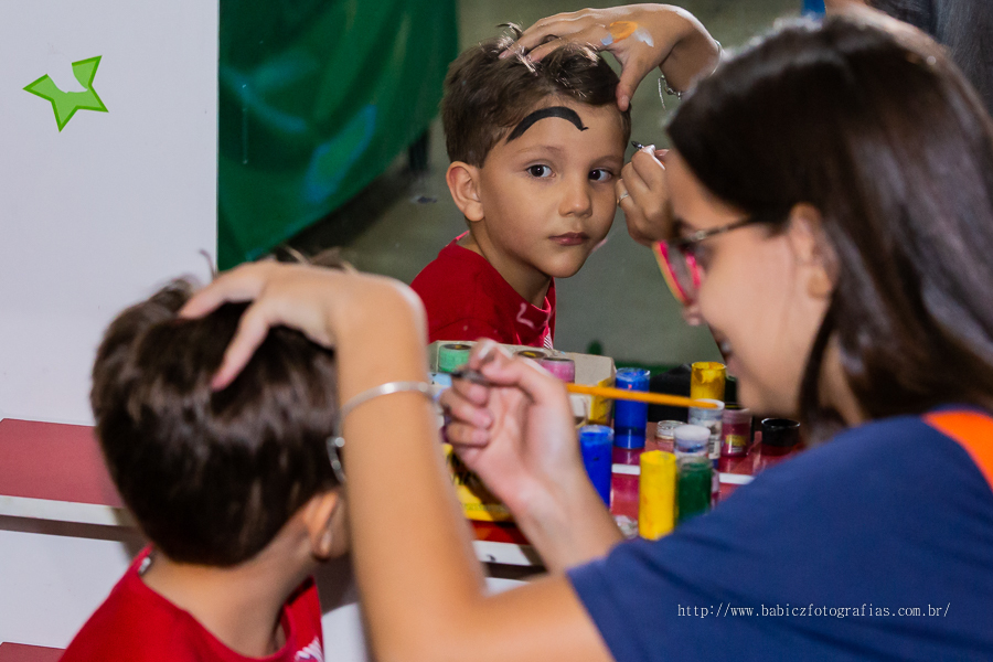 Festa infantil de aniversario lindo para comemorar 5 aninhos do Miguel, no diverkids em Maringa. Foi fotografado por Rose Babicz da empresa Babicz Fotografias da cidade de Maringa.