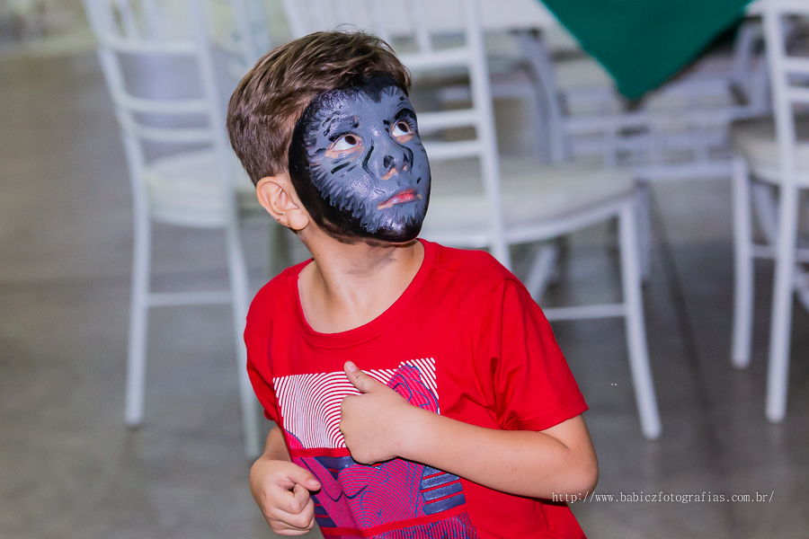 Festa infantil de aniversario lindo para comemorar 5 aninhos do Miguel, no diverkids em Maringa. Foi fotografado por Rose Babicz da empresa Babicz Fotografias da cidade de Maringa.