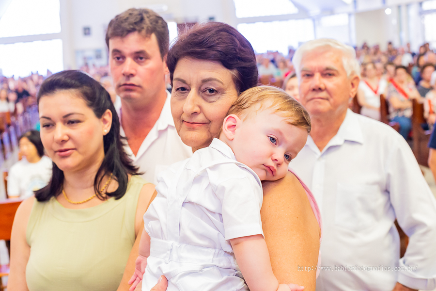 Batizado do Miguel na Paróquia Menino Jesus de Praga. Momentos lindos do batizado fotos de Rose Babicz. 