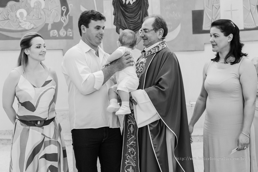 Batizado do Miguel na Paróquia Menino Jesus de Praga. Momentos lindos do batizado fotos de Rose Babicz 
