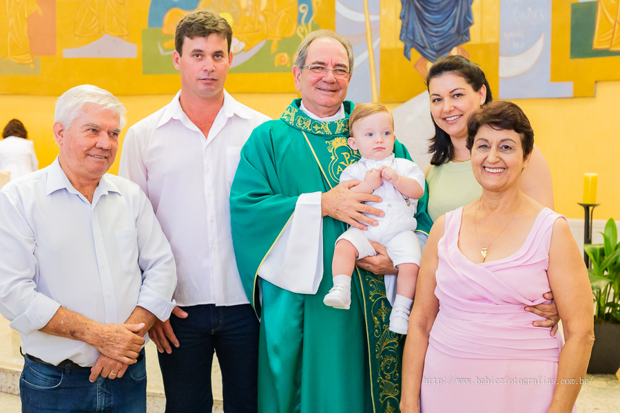 Batizado do Miguel na Paróquia Menino Jesus de Praga. Momentos lindos do batizado fotos de Rose Babicz 
