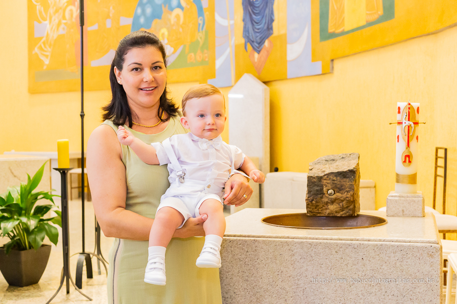Batizado do Miguel na Paróquia Menino Jesus de Praga. Momentos lindos do batizado fotos de Rose Babicz 