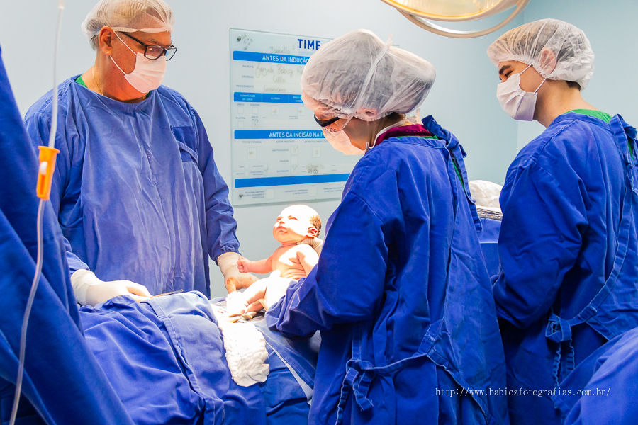 Fotos do Nascimento da Isabella na maternidade Santa Casa de Maringá. Fotografa de Nascimento