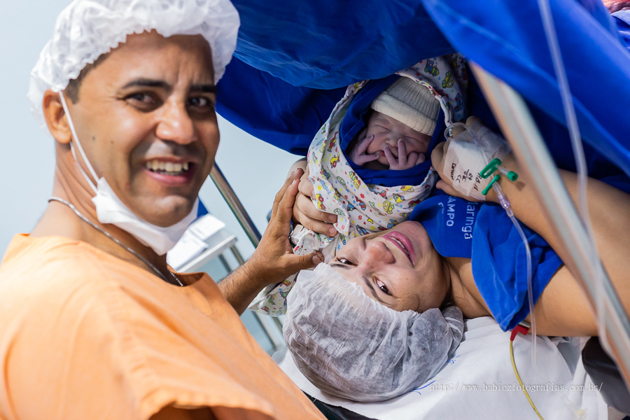 Conforto e segurança foram proporcionados pela Maternidade Santa Casa de Maringá, fazendo do nascimento da Isabella uma experiencia única. A chegada de um bebe é um período repleto de emoções e mudanças constantes. Primeiro olhar da Gestante no bebe