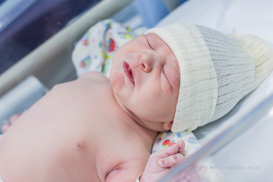fotos de recém-nascidos na maternidade