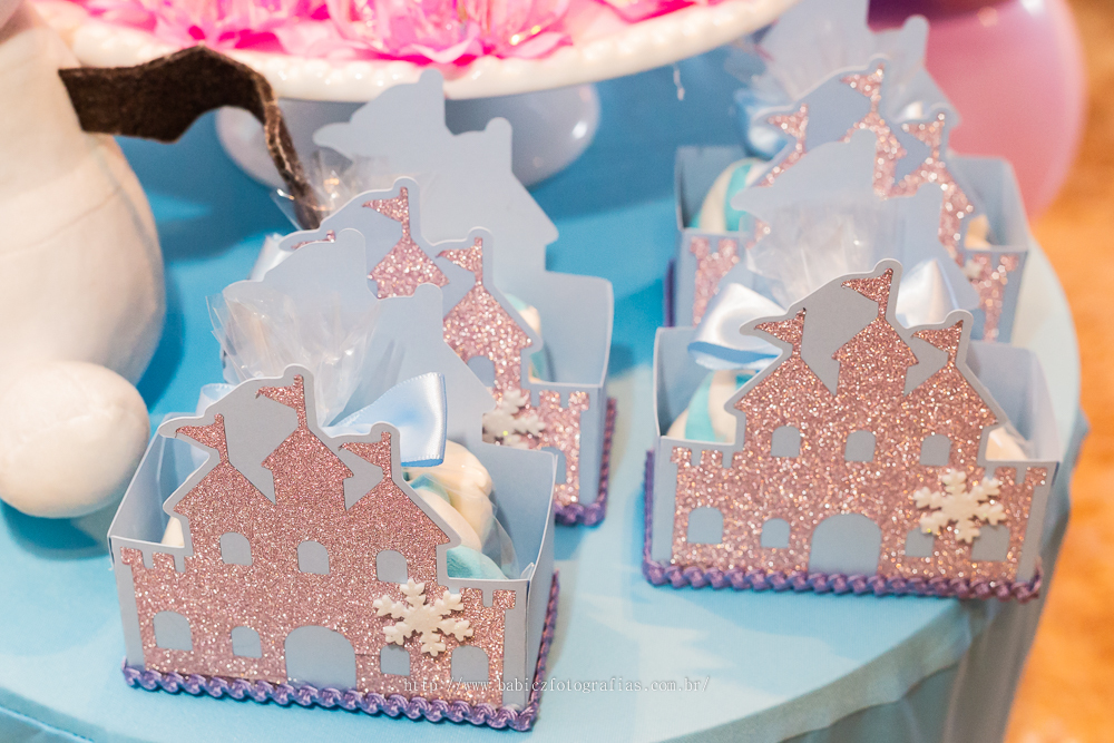 Fotografia dos doces papelaria de personalizados da decoração Frozen rosa e azul