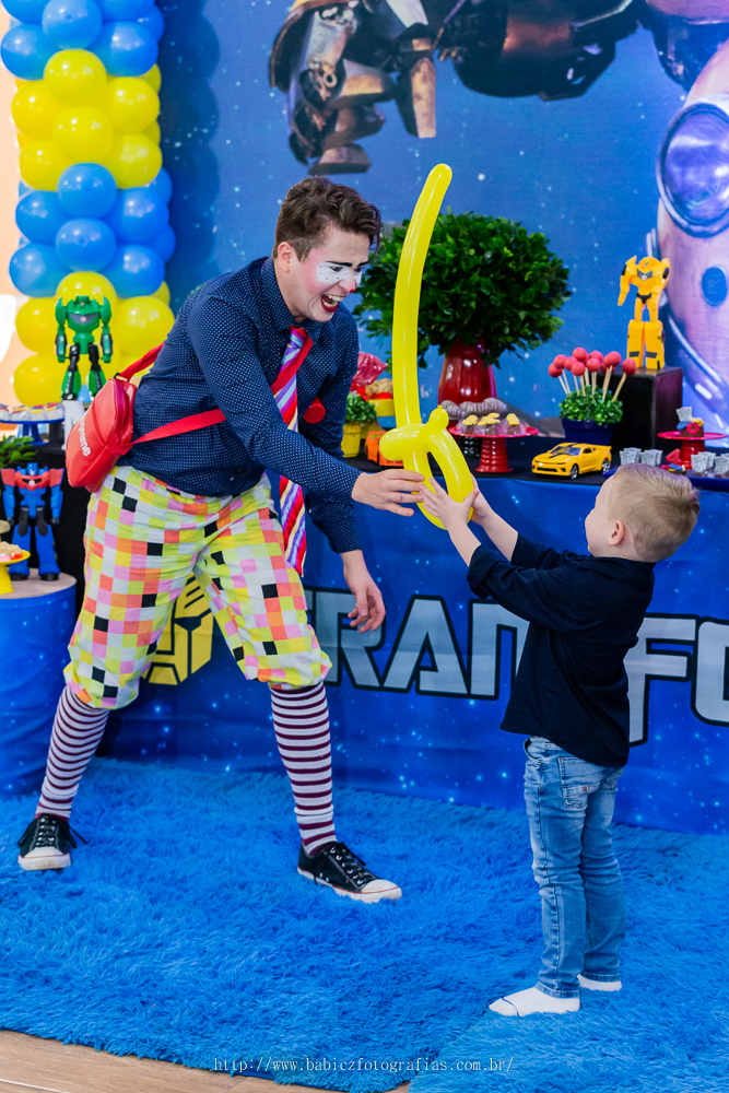 fotografia de Guilherme Ivanes animando festa infantil no Armazem Maringa