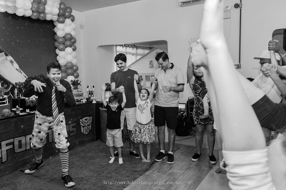 foto animação de infantes.arteculturaeeducacao
em preto e branco