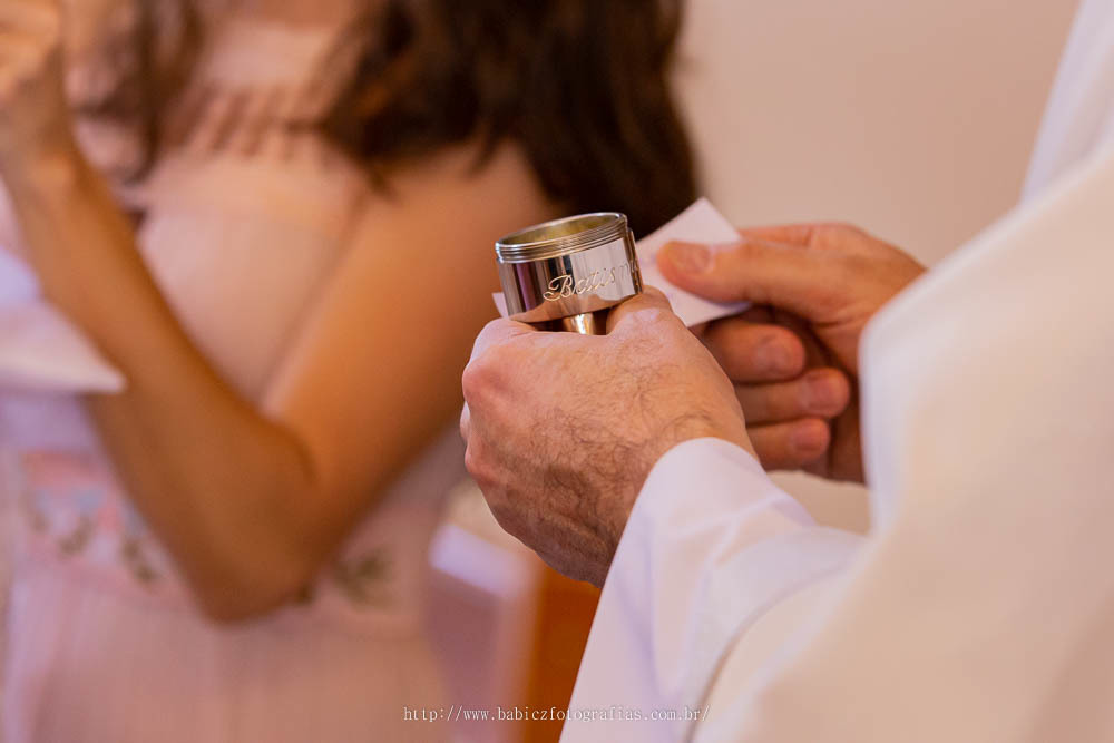 óleo usado para ungir no batismo