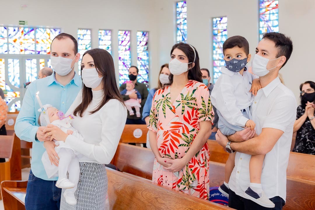Que a luz deste batismo ilumine o caminho dessa criança e de toda a família.