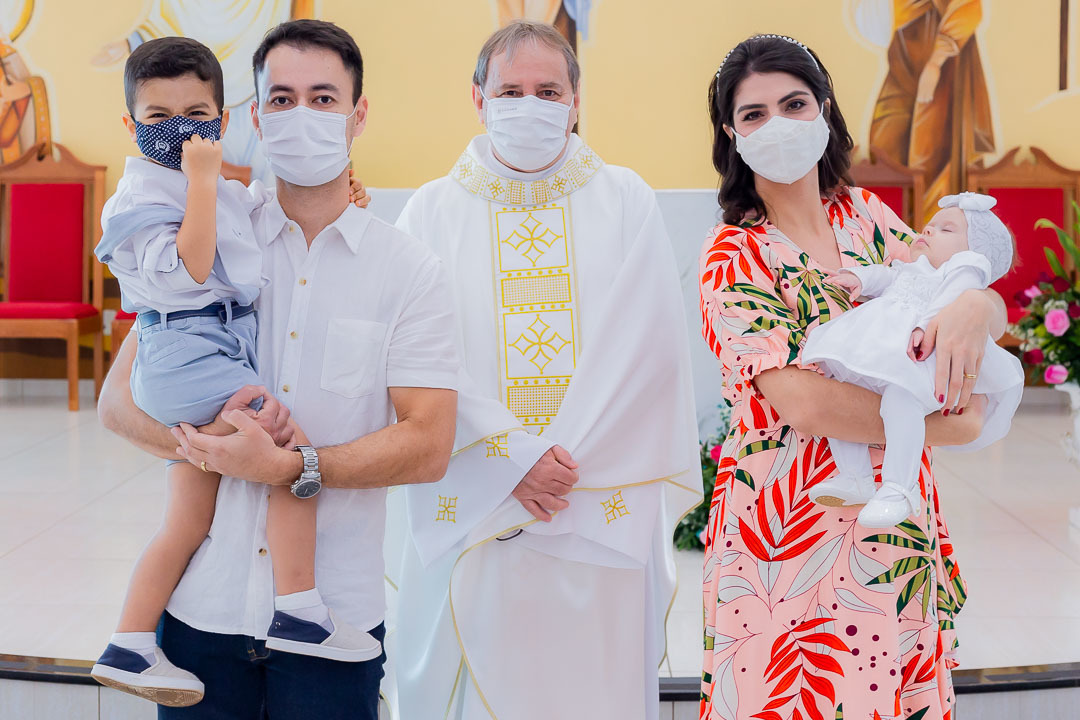 Foto de batismo na Capela Santa Helena em Maringá-Pr