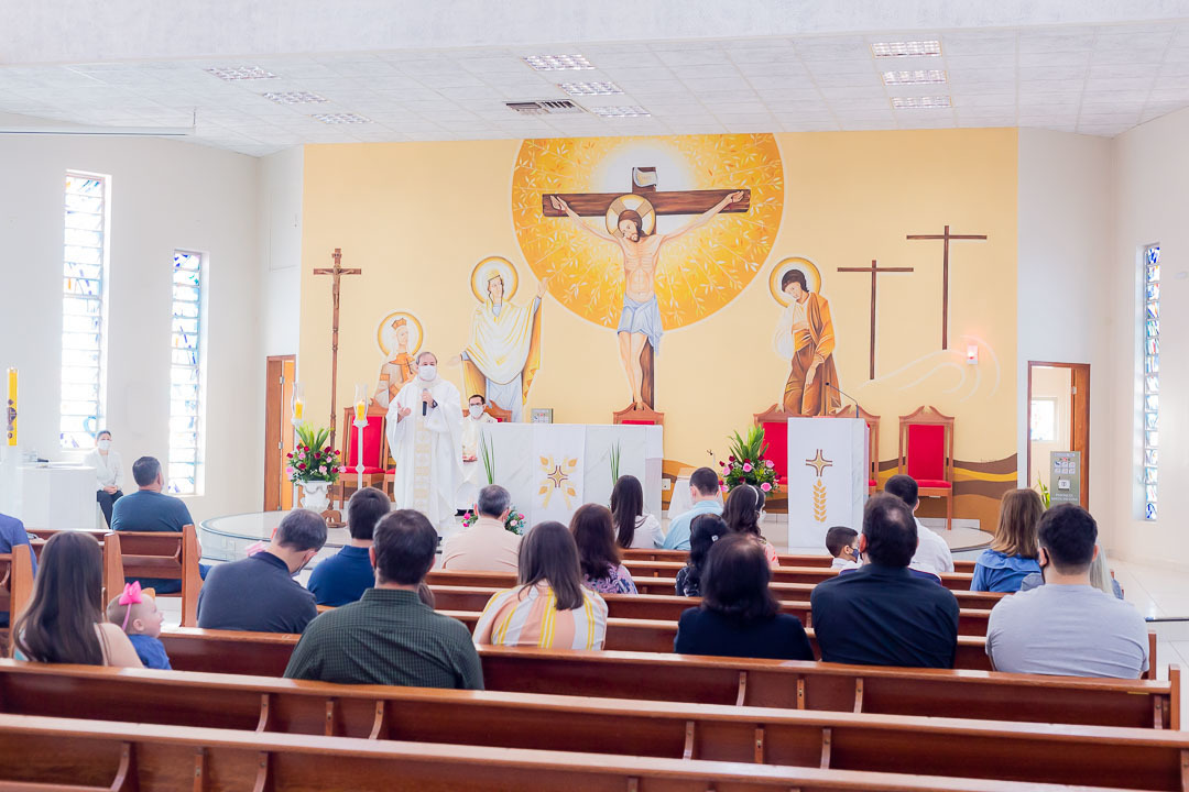 Fotografia Celebração de batizado na Capela Santa Helena de Maringá - PR