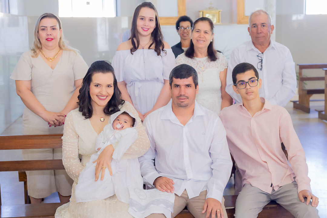 Família reunida para o batismo da Lara