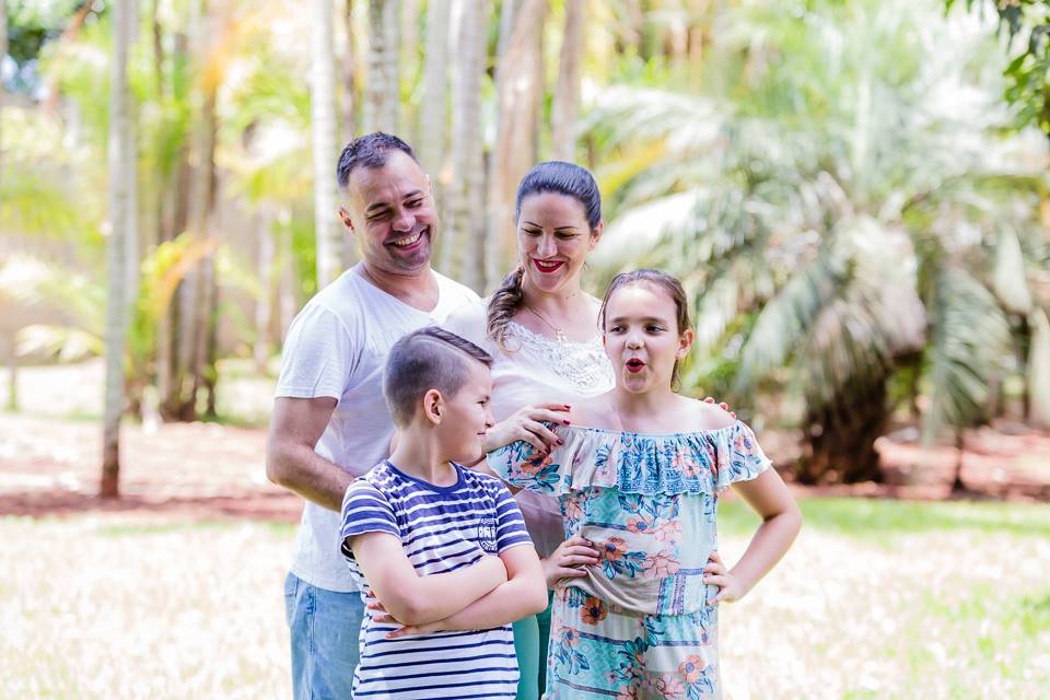 Sobre Babicz Fotografias - Fotógrafa de Família em Maringá e região.