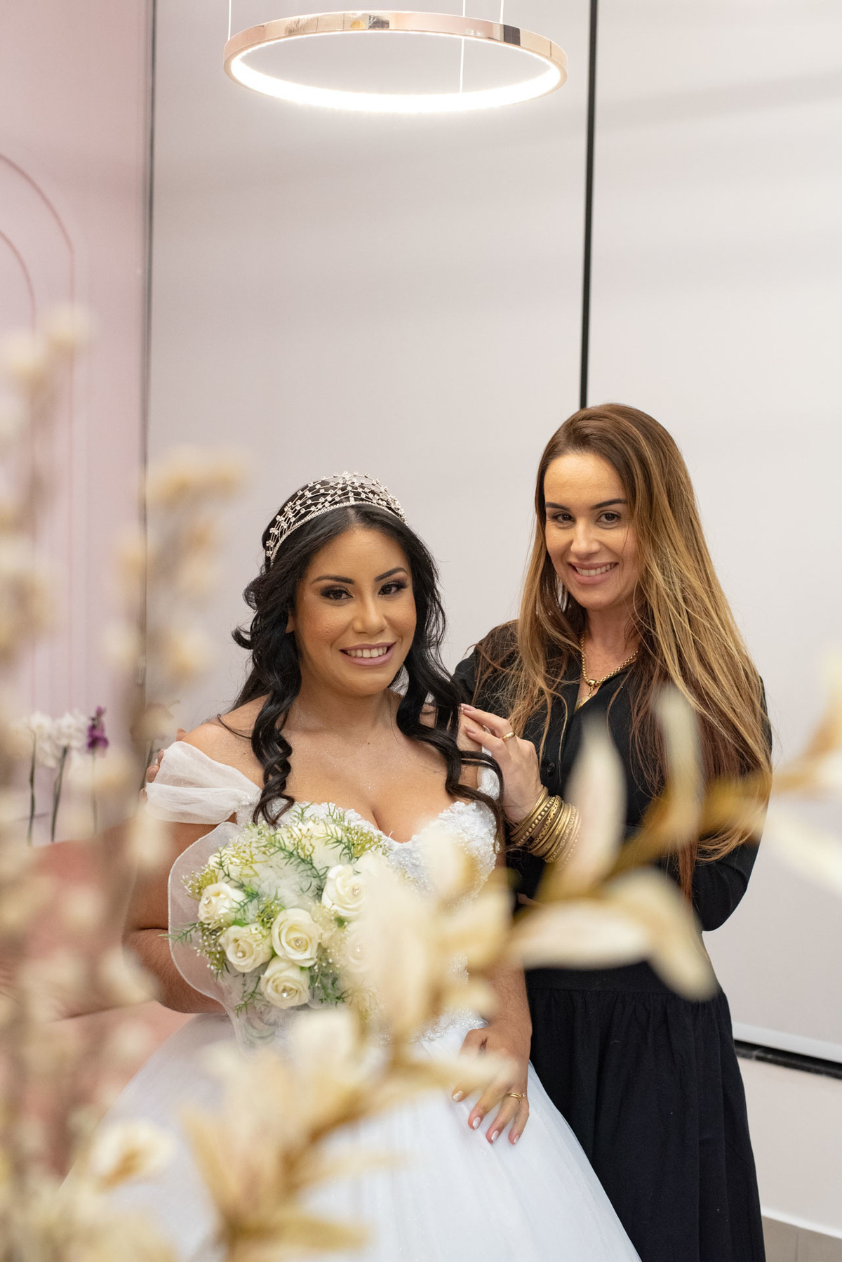 casamento evangélico, fotografia de casamento cristão, noivos jovens, casamento na igreja, amor abençoado por Deus, união cristã, cerimônia religiosa, fotógrafo de casamento, casamento cheio de fé, história de amor, casamento emocionante, casamento