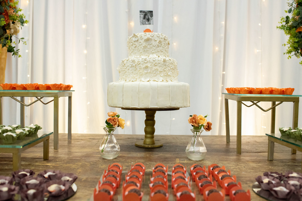 casamento evangélico, fotografia de casamento cristão, noivos jovens, casamento na igreja, amor abençoado por Deus, união cristã, cerimônia religiosa, fotógrafo de casamento, casamento cheio de fé, história de amor, casamento emocionante, casamento