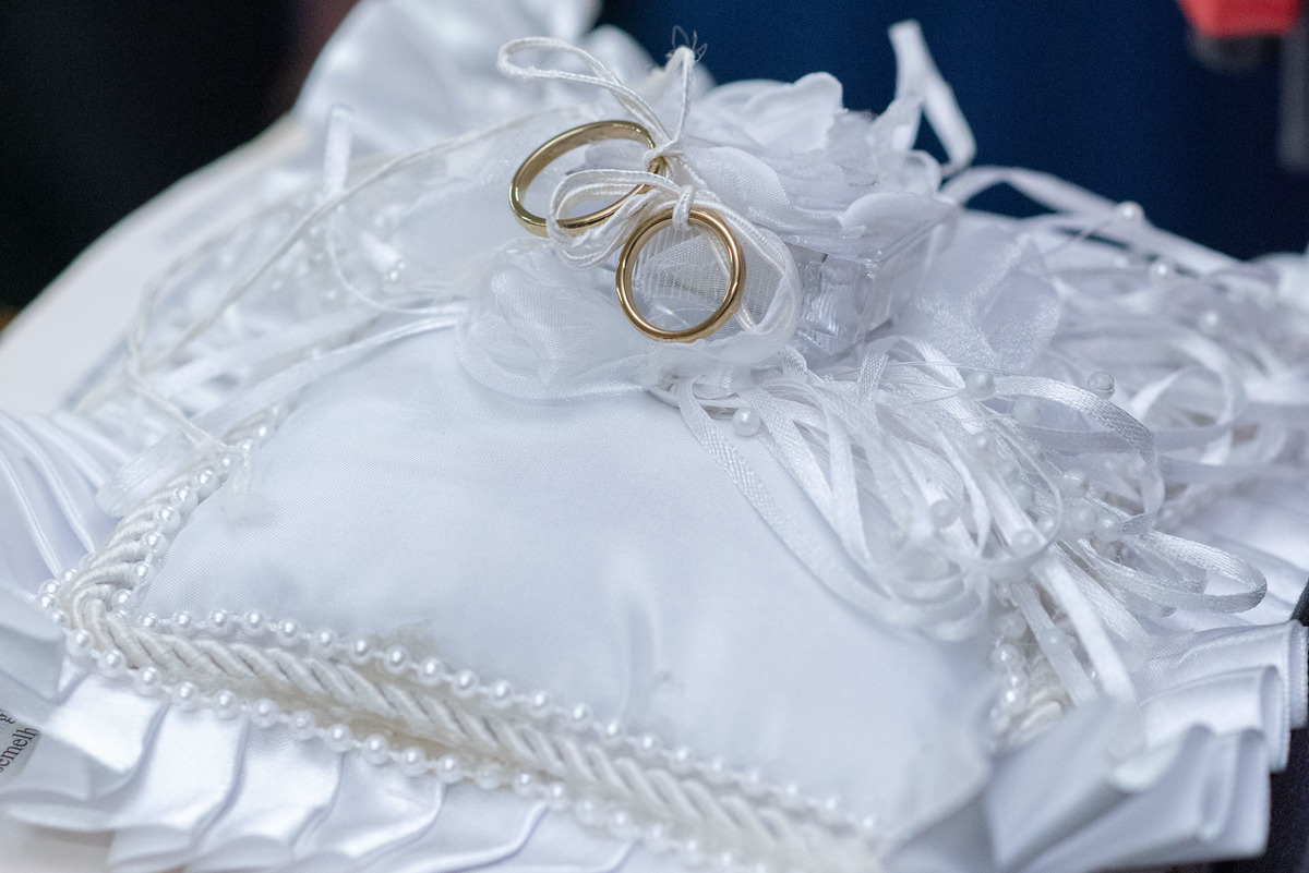 casamento evangélico, fotografia de casamento cristão, noivos jovens, casamento na igreja, amor abençoado por Deus, união cristã, cerimônia religiosa, fotógrafo de casamento, casamento cheio de fé, história de amor, casamento emocionante, casamento