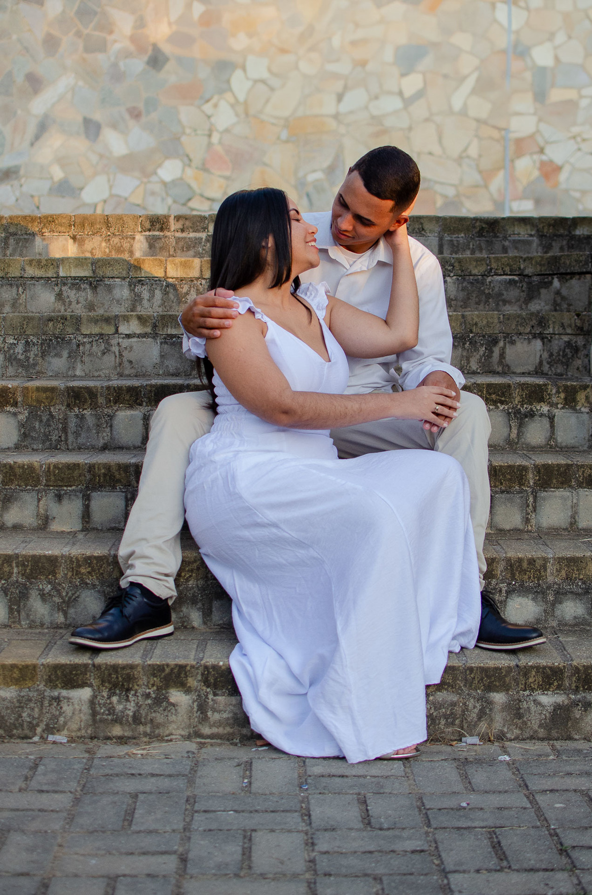 sessão pré-wedding evangélica, ensaio pré-casamento cristão, fotos de noivos evangélicos, pré-wedding romântico, fotografia de casamento cristão, ensaio de casal com fé, fotos antes do casamento, ensaio pré-wedding ao ar livre, pré-wedding, noivos