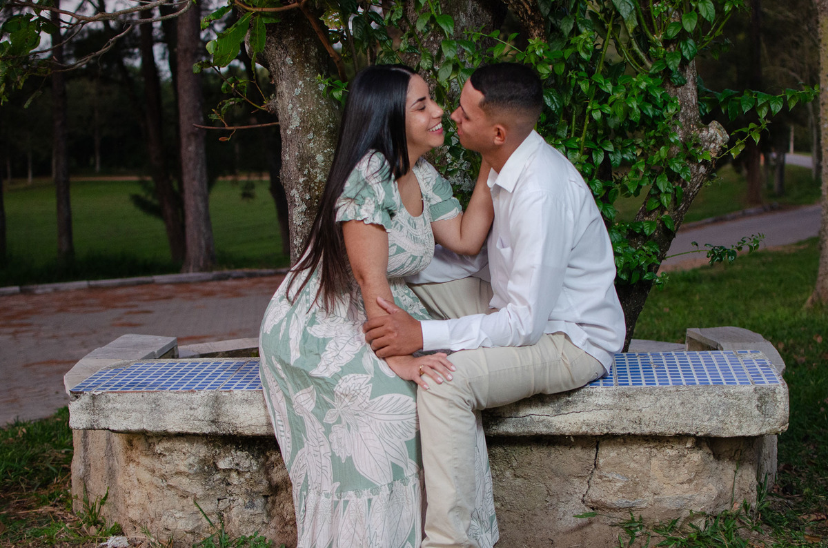 sessão pré-wedding evangélica, ensaio pré-casamento cristão, fotos de noivos evangélicos, pré-wedding romântico, fotografia de casamento cristão, ensaio de casal com fé, fotos antes do casamento, ensaio pré-wedding ao ar livre, pré-wedding, noivos