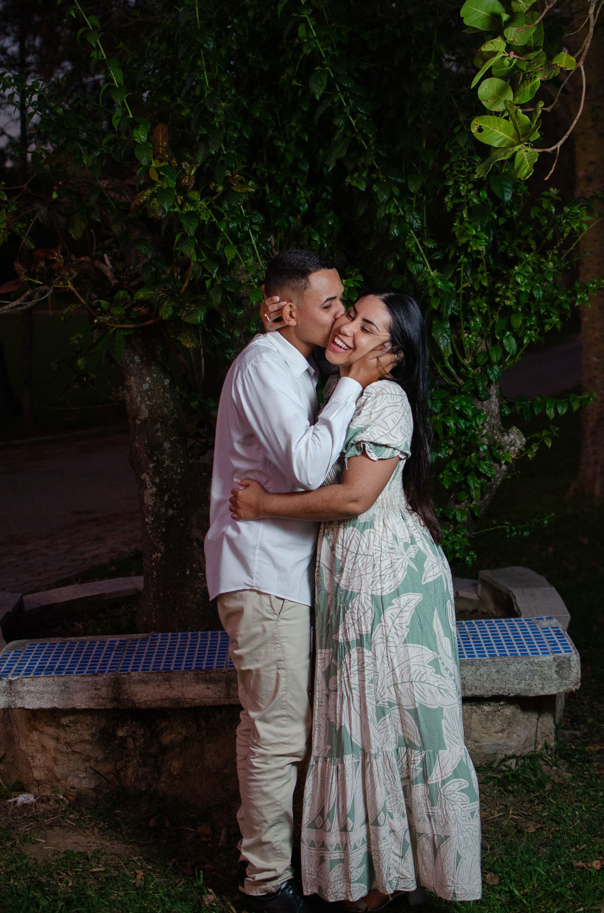 sessão pré-wedding evangélica, ensaio pré-casamento cristão, fotos de noivos evangélicos, pré-wedding romântico, fotografia de casamento cristão, ensaio de casal com fé, fotos antes do casamento, ensaio pré-wedding ao ar livre, pré-wedding, noivos