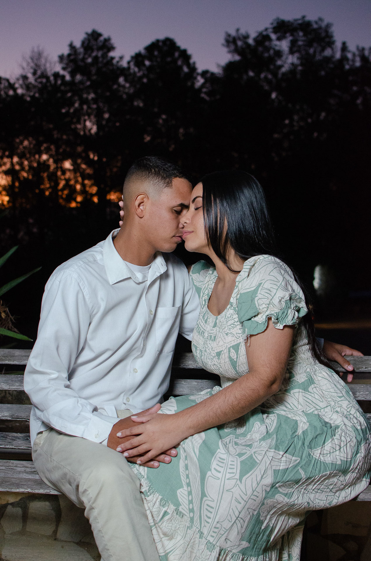 sessão pré-wedding evangélica, ensaio pré-casamento cristão, fotos de noivos evangélicos, pré-wedding romântico, fotografia de casamento cristão, ensaio de casal com fé, fotos antes do casamento, ensaio pré-wedding ao ar livre, pré-wedding, noivos