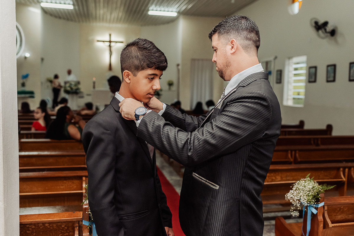 Zemar Fotografia, Casamento à noite, Casamento Católico, Casamento Relgioso, Casamento, Igreja Matirz Nossa Senhora das Graças Guaratinguetá-SP, Matrimônio, Pai arrumando a gravata  do filho, Pai e filho
